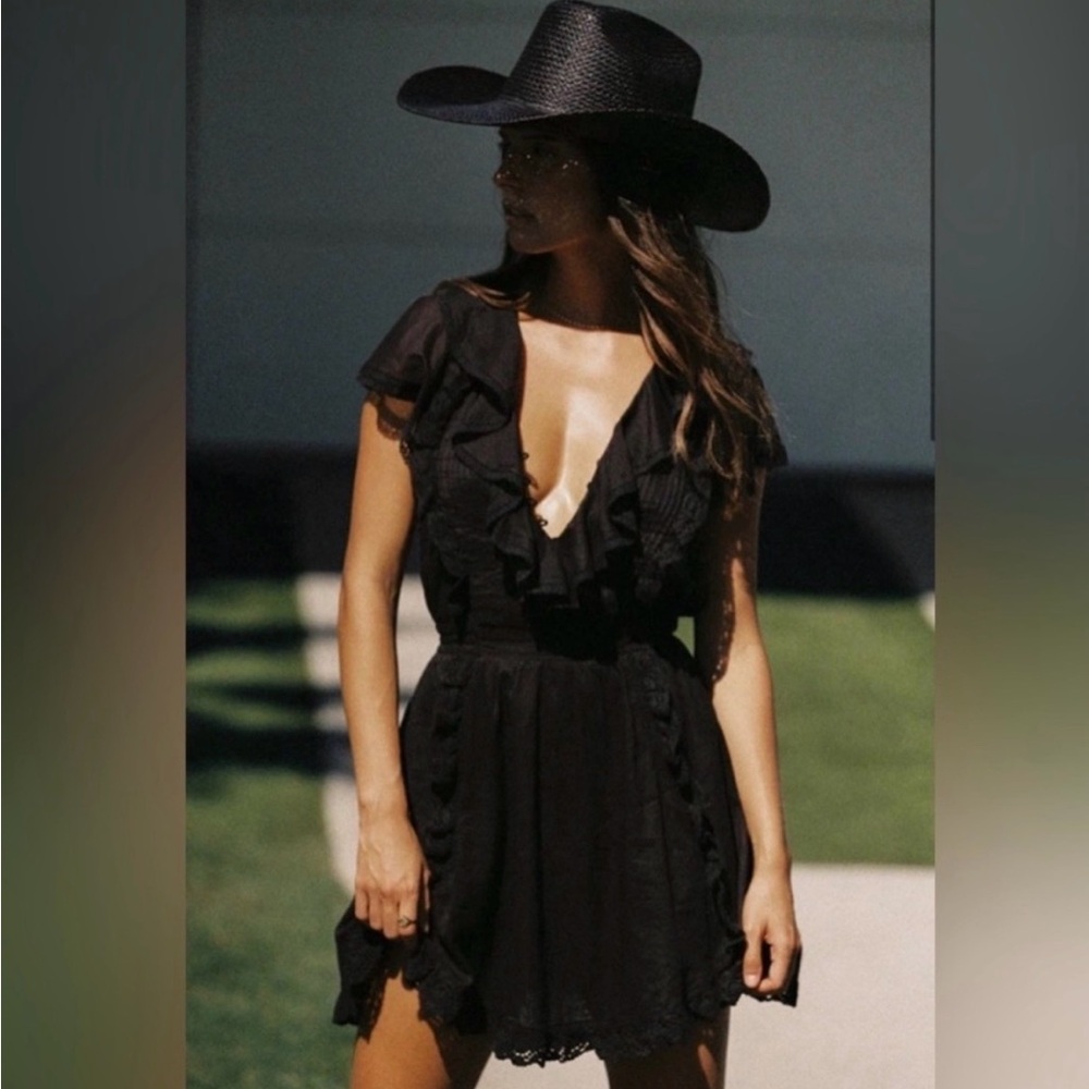Spell Black Ruffle Lace Trim Mini Dress Size M Boho Byron Bay - Picture 1 of 7